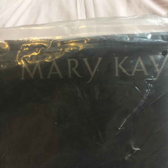 Mary Kay roll up bag - Picture 8 of 8